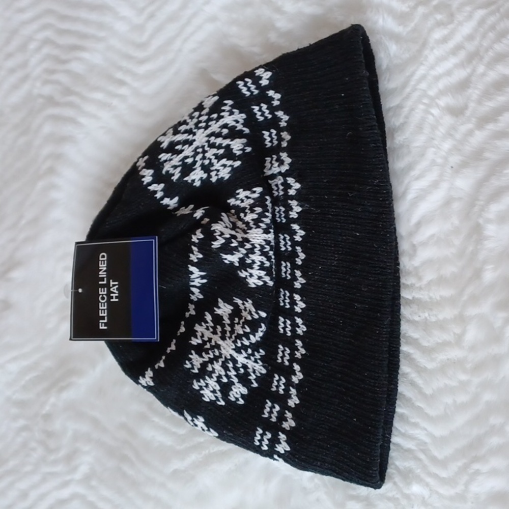 WOMANS Fleece‎ Lined Black Snow Flake Hat